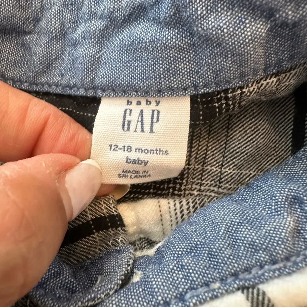 GAP Baby long sleeve collar checkered flannel bodysuit size 12-18 month